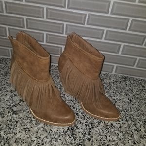 Women's leather booties